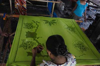 Batik Factory in Sri Lanka | pradeeptours.com