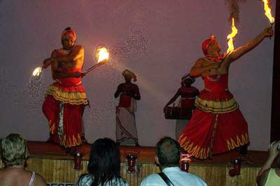 Dance Show in Kandy |  pradeeptours.com