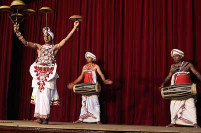 Kandy Cultural Dance Show | pradeeptours.com