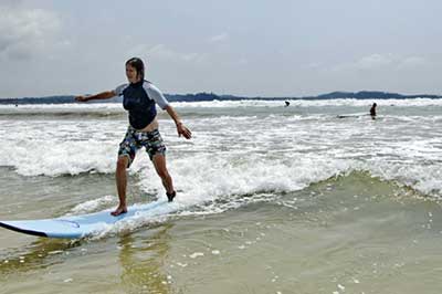 Surfing Weligama | pradeeptours.com